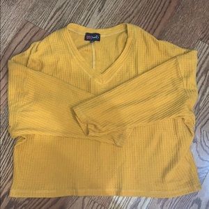 Long sleeve v-cut yellow/orange sweater